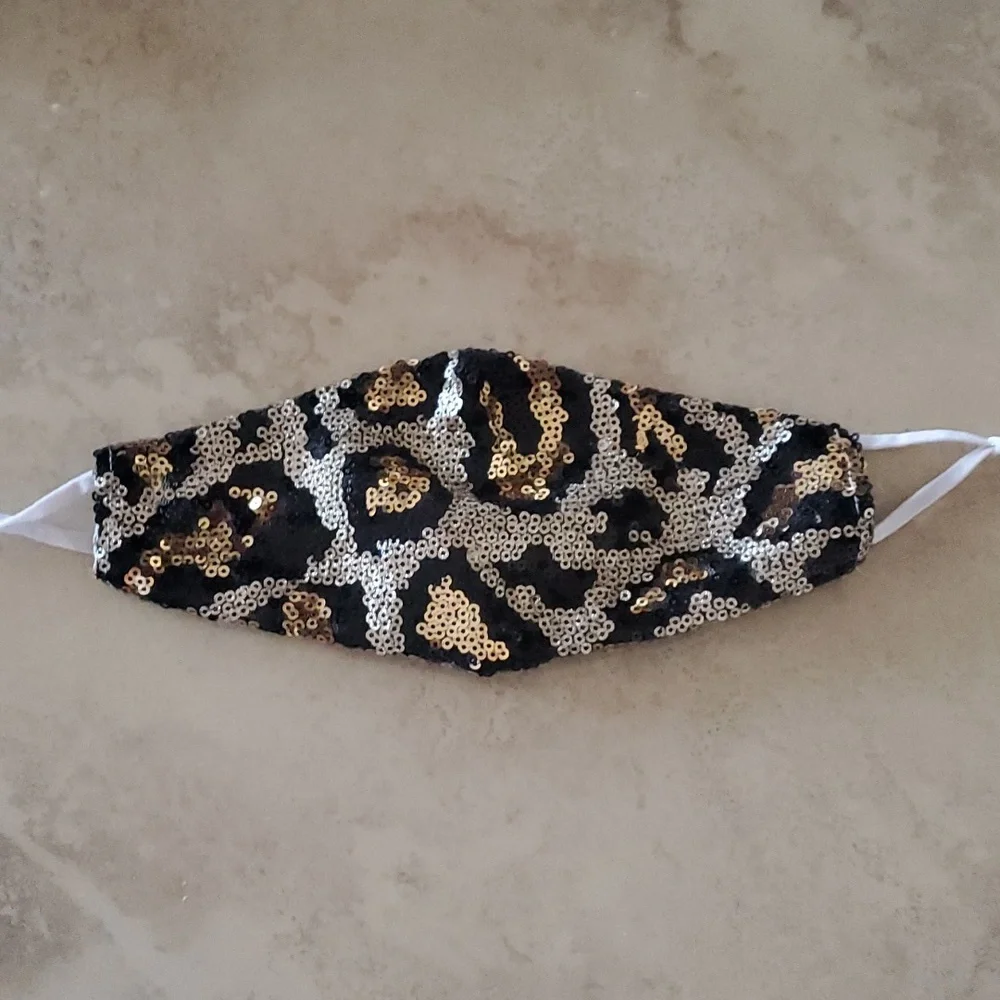 **SALE**Leopard Jeweled Facemask nwot